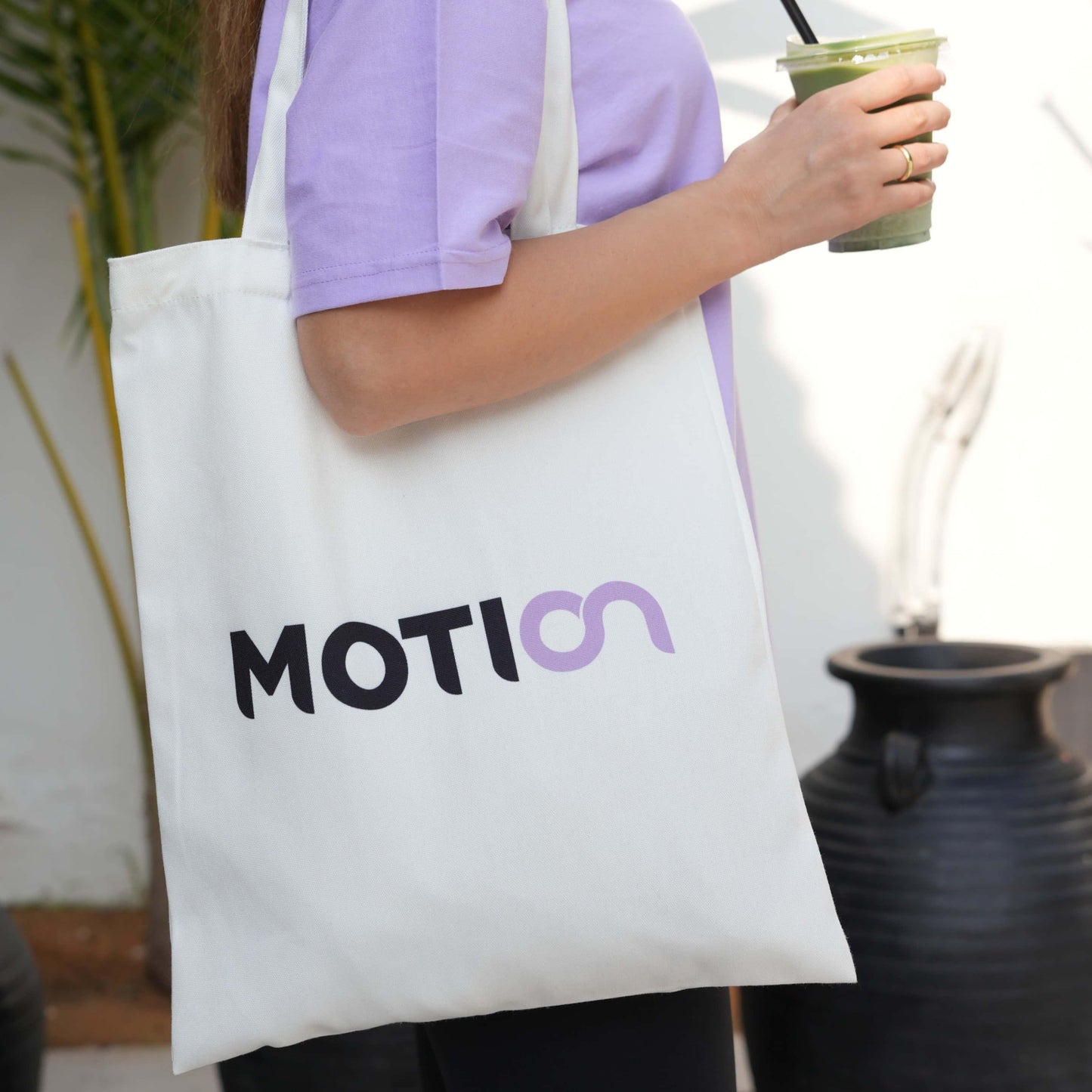 Shop trendy canvas tote bags online UAE – eco-friendly and perfect for everyday use.