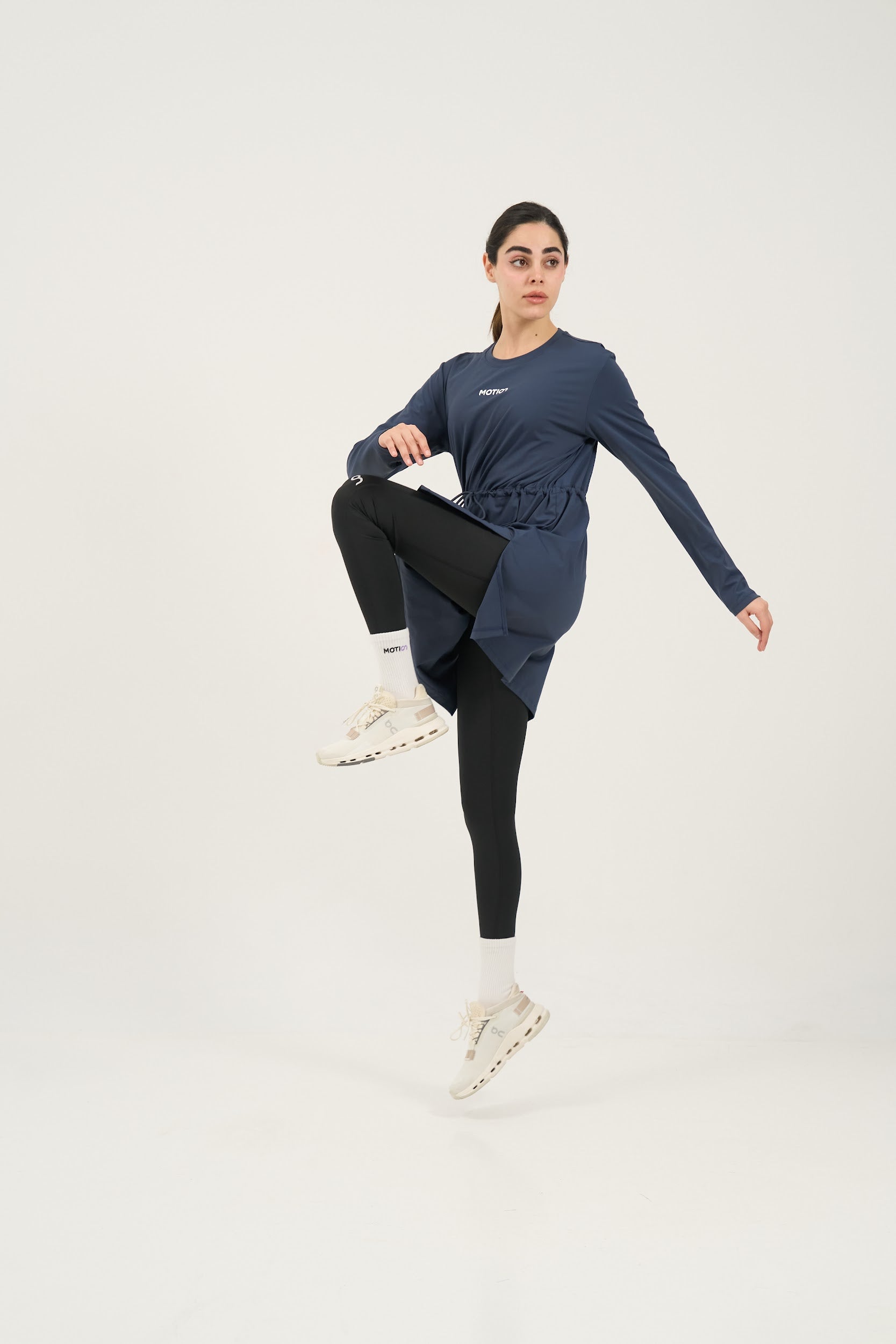 Vela Modest Top