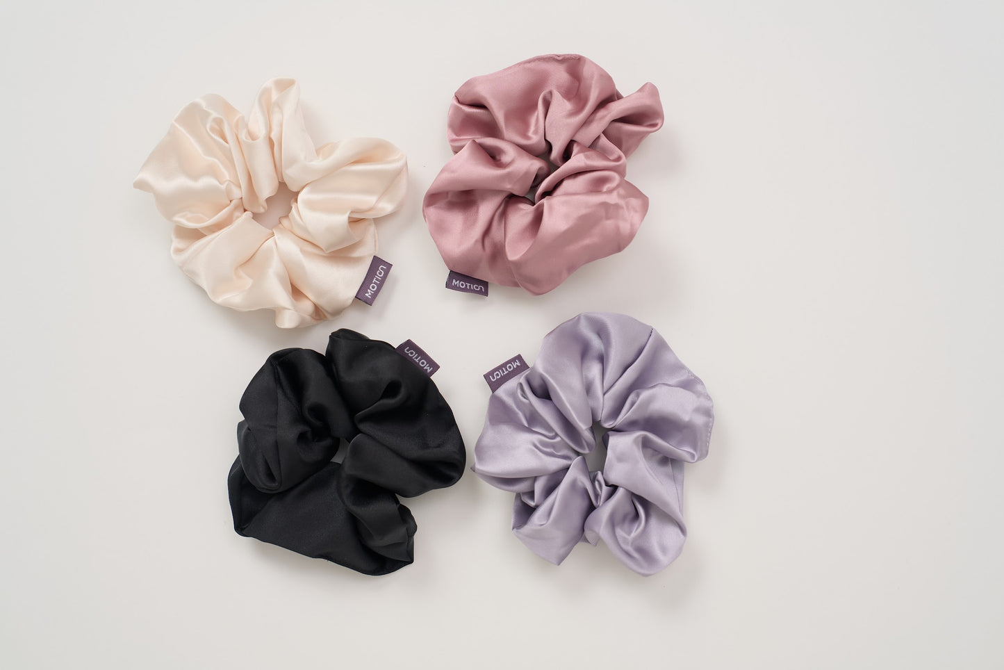 Aura Scrunchie – Silk Hair Scrunchie