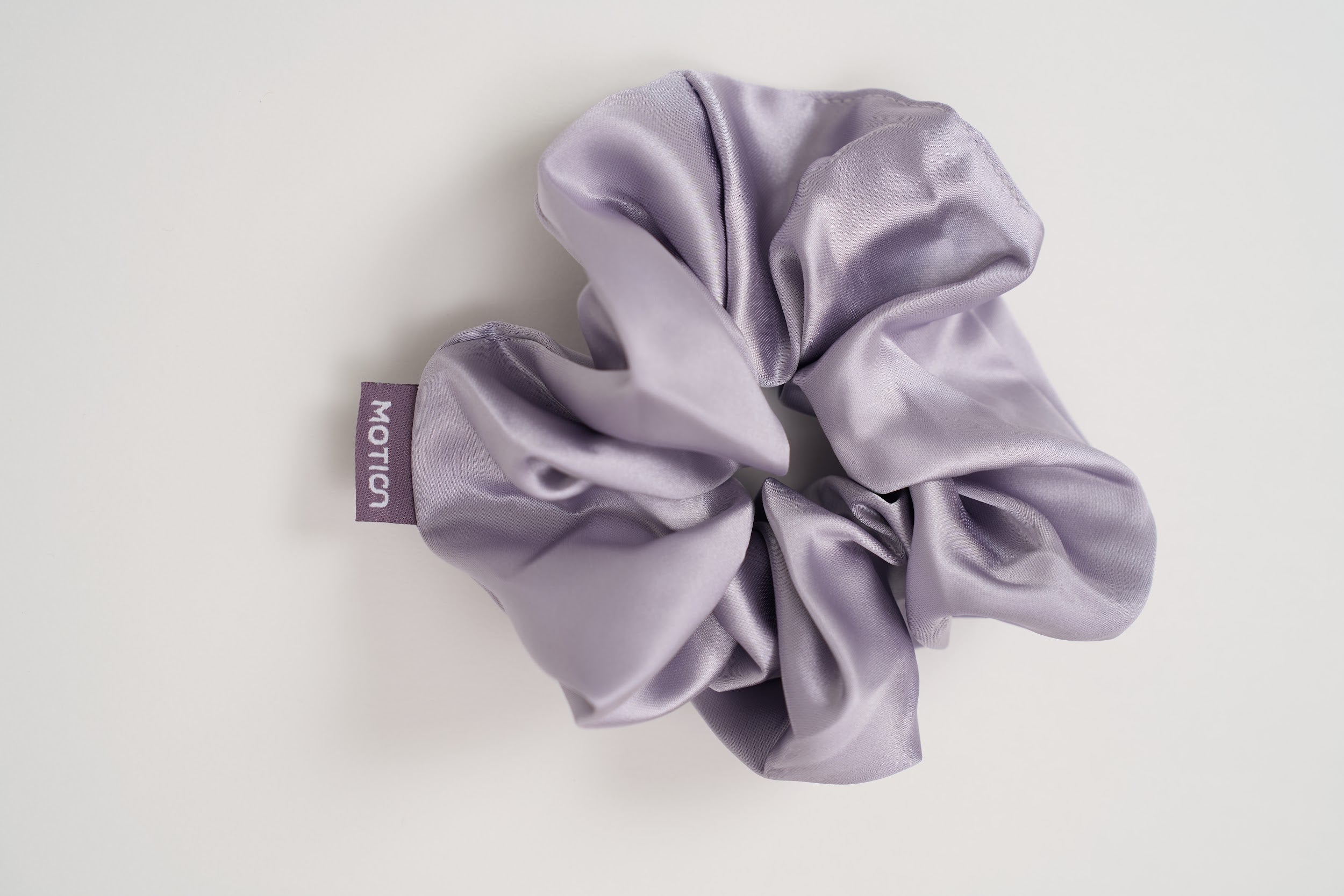Aura Scrunchie – Silk Hair Scrunchie